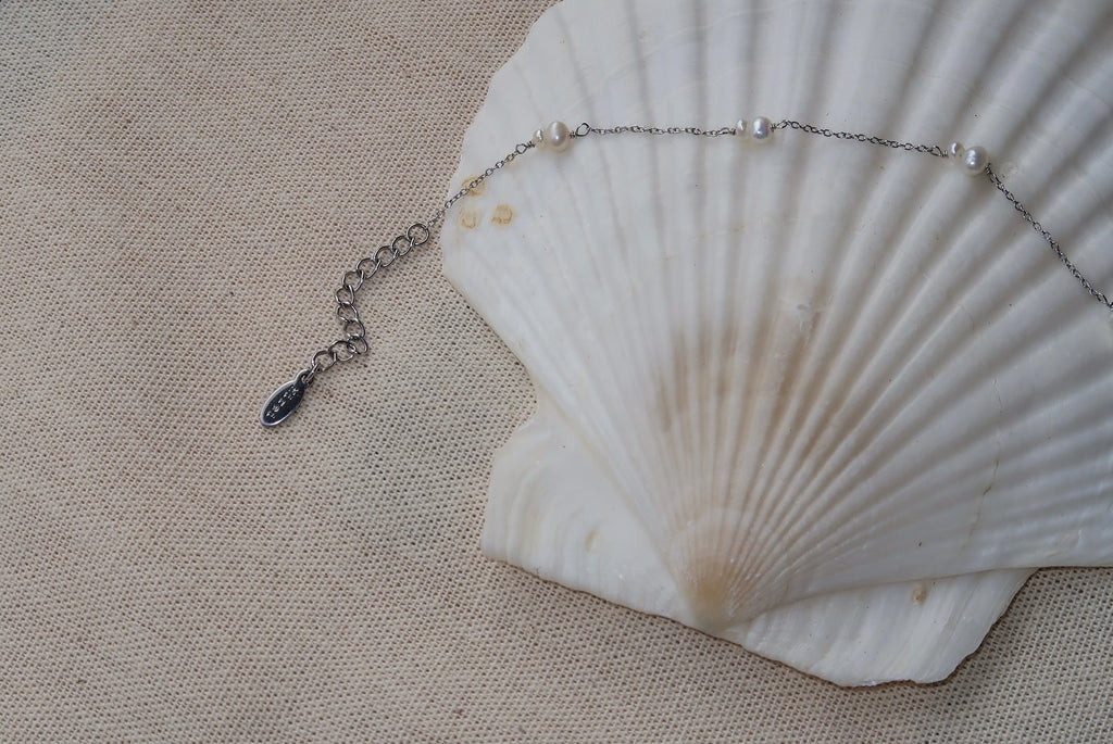 mini mini pearl bracelet