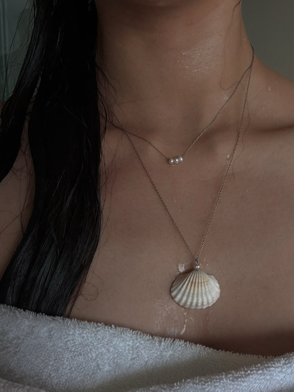 Double Chain Shell With The Pearls